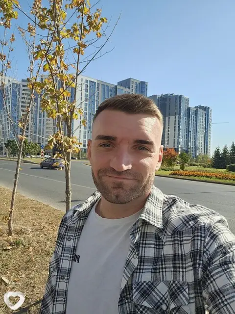 Саша, 34 — фото анкеты